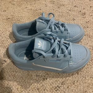 Adidas sneakers size 3 kids fits women’s size 5 color blue with white Very cute!